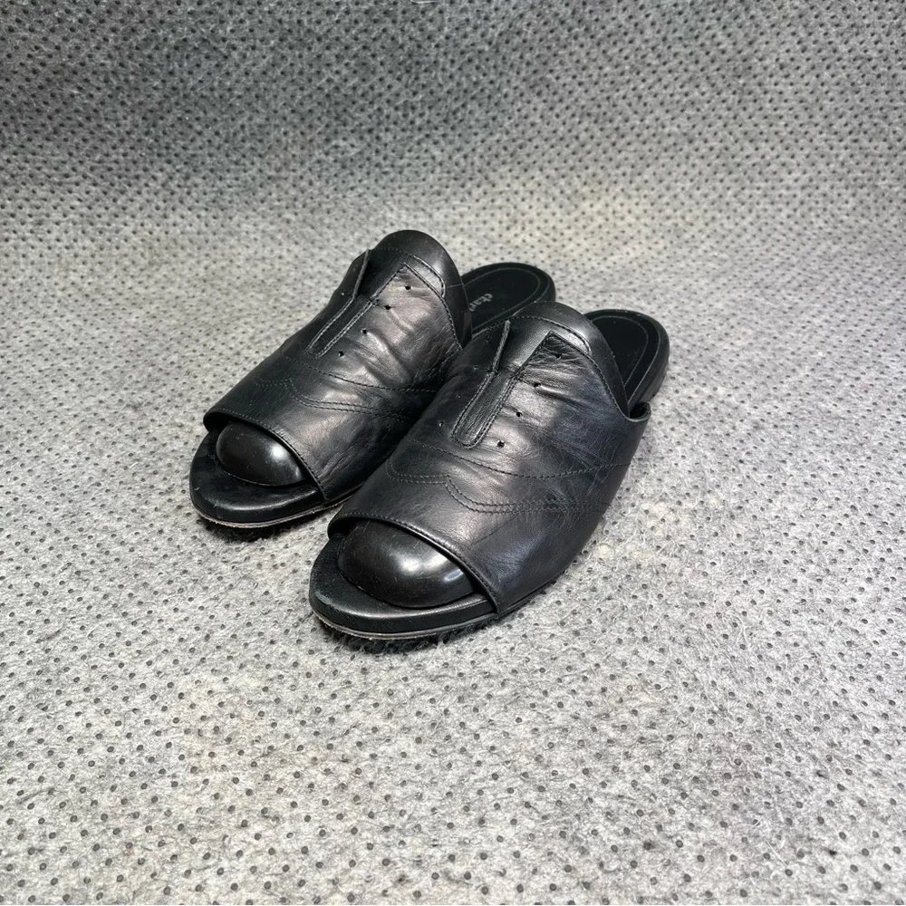 Charles David Black Leather Slip On Shoes Size 6.5 Women’s - Picture 2 of 8